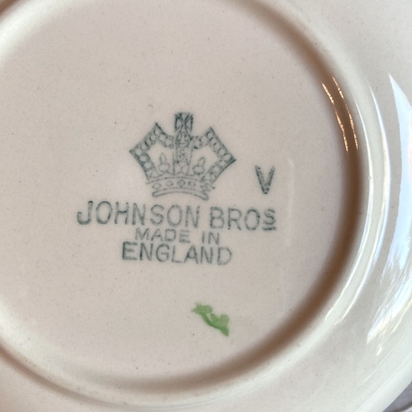 Vintage Johnson Bros. Friendly Village Merry Christmas Plate England Victorian - Picture 6 of 6